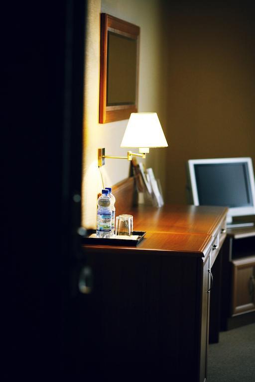 Hotel Zorza Namysłów Habitación foto