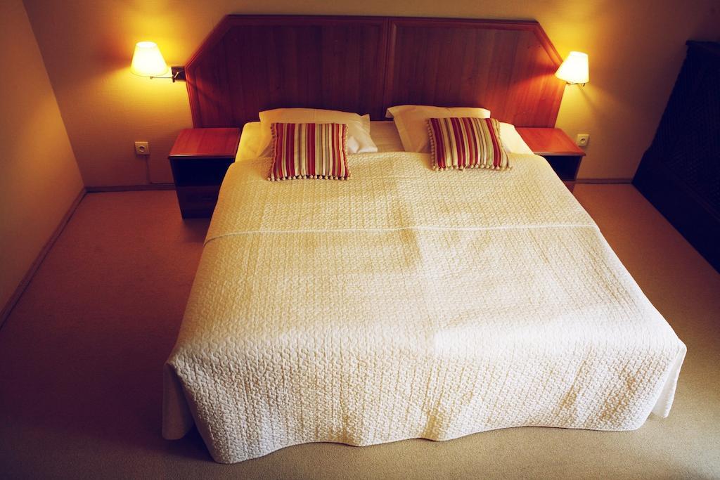 Hotel Zorza Namysłów Habitación foto