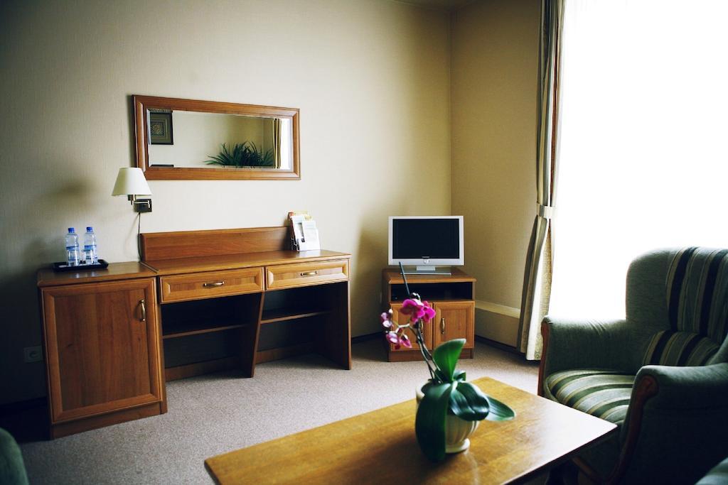 Hotel Zorza Namysłów Habitación foto