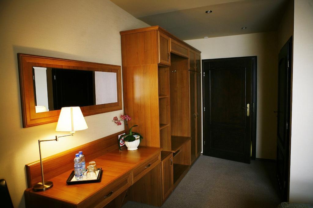 Hotel Zorza Namysłów Habitación foto