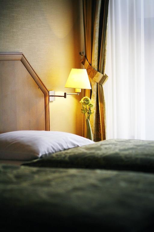 Hotel Zorza Namysłów Habitación foto